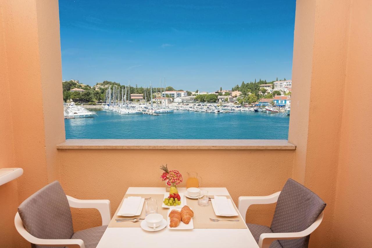 Maistra Select Riva Apartments Vrsar Dış mekan fotoğraf