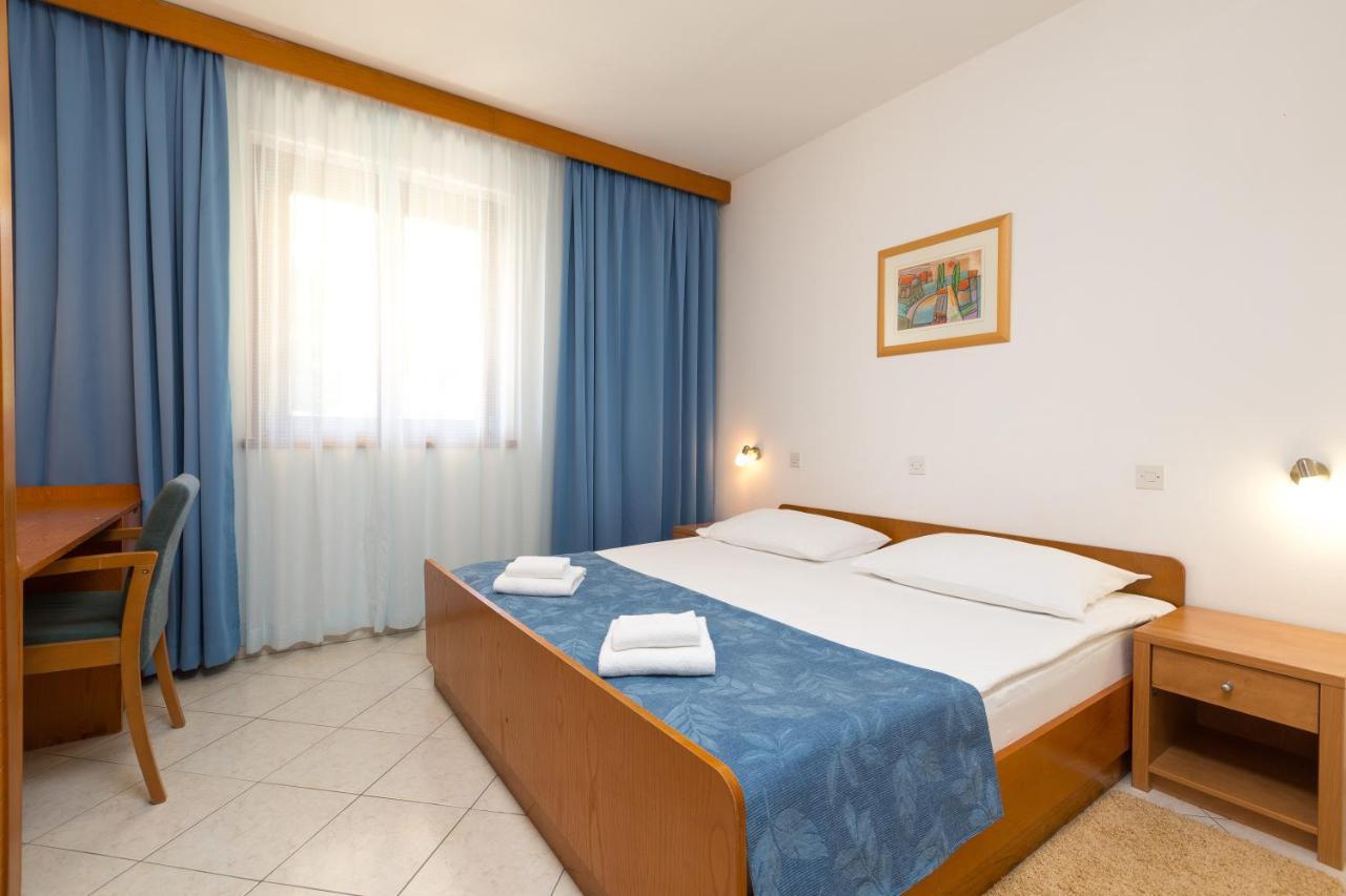 Maistra Select Riva Apartments Vrsar Oda fotoğraf