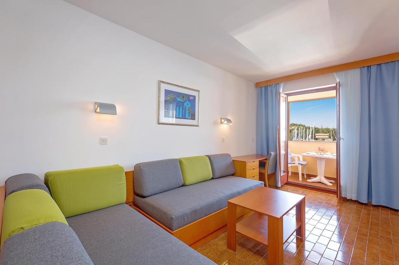 Maistra Select Riva Apartments Vrsar Oda fotoğraf