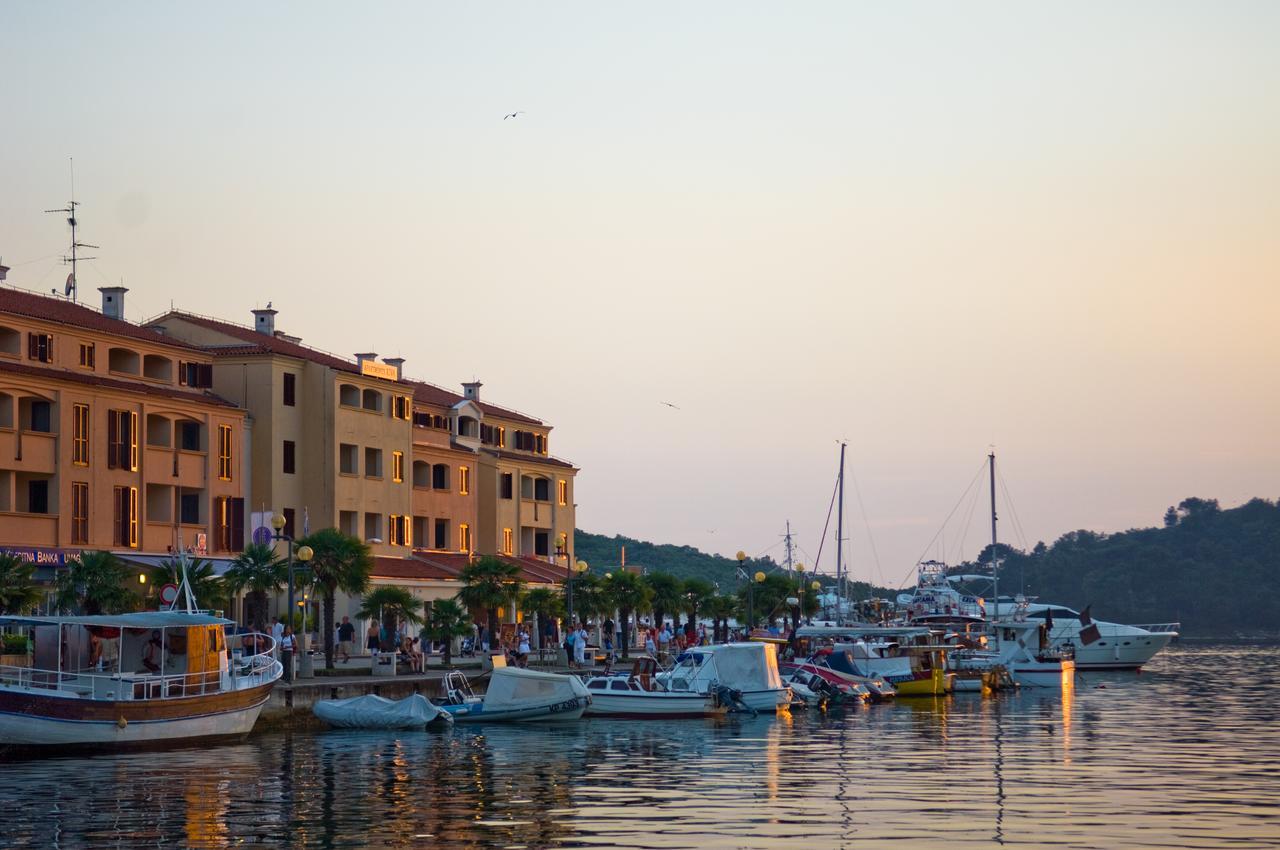Maistra Select Riva Apartments Vrsar Dış mekan fotoğraf